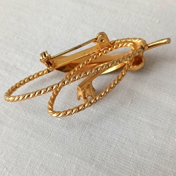 Mid Century Culture Pearl Gold Tone Broach - Picture 6 of 7